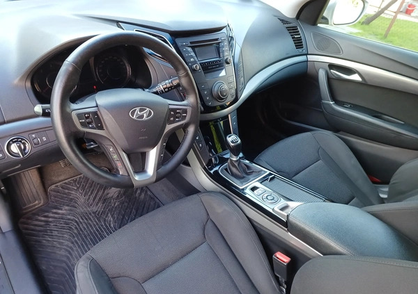 Hyundai i40 cena 31900 przebieg: 265800, rok produkcji 2012 z Chełm małe 742